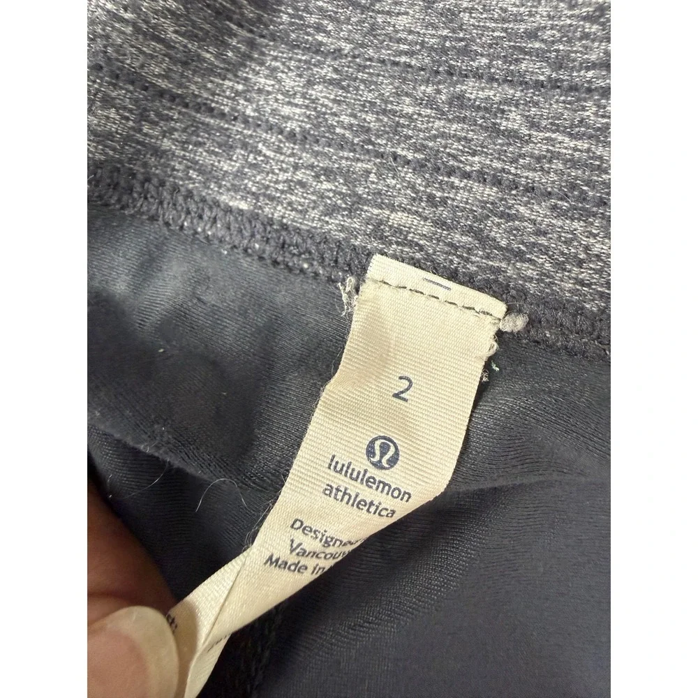 Lululemon Athletica Gray Athletic Leggings with Side Zipper Pocket Size 2‎